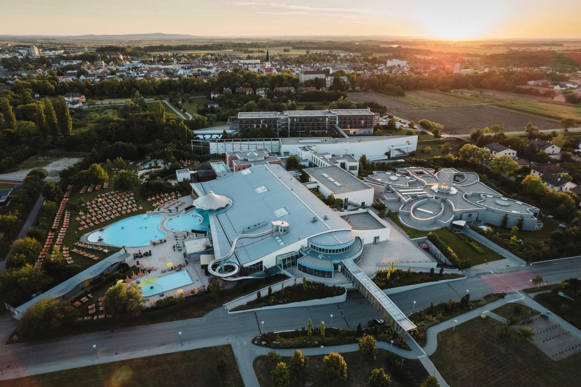 Therme Laa - Hotel & Silent Spa Laa an der Thaya Exterior foto